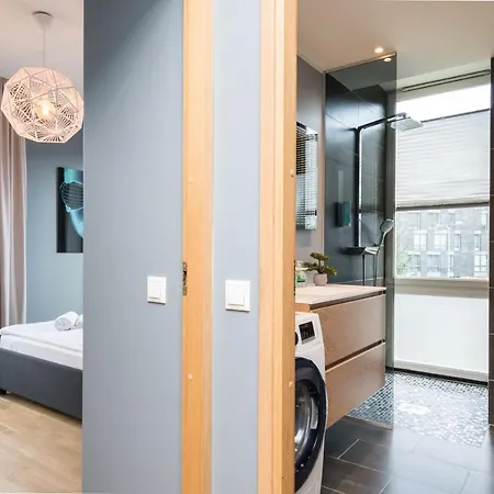 Dream - Modern Two Bedroom Family *