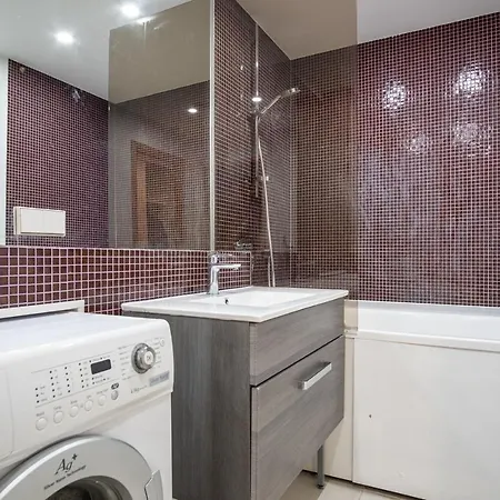 Dream - Modern Two Bedroom Family